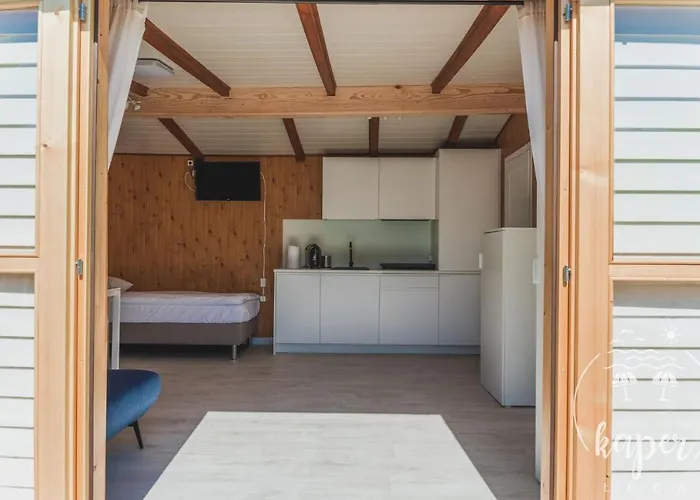 Kaper - Nad Morzem *